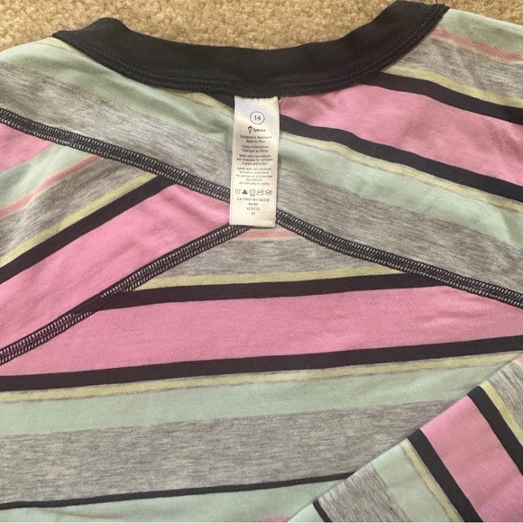 Ivivva reversible top! - Picture 3 of 6